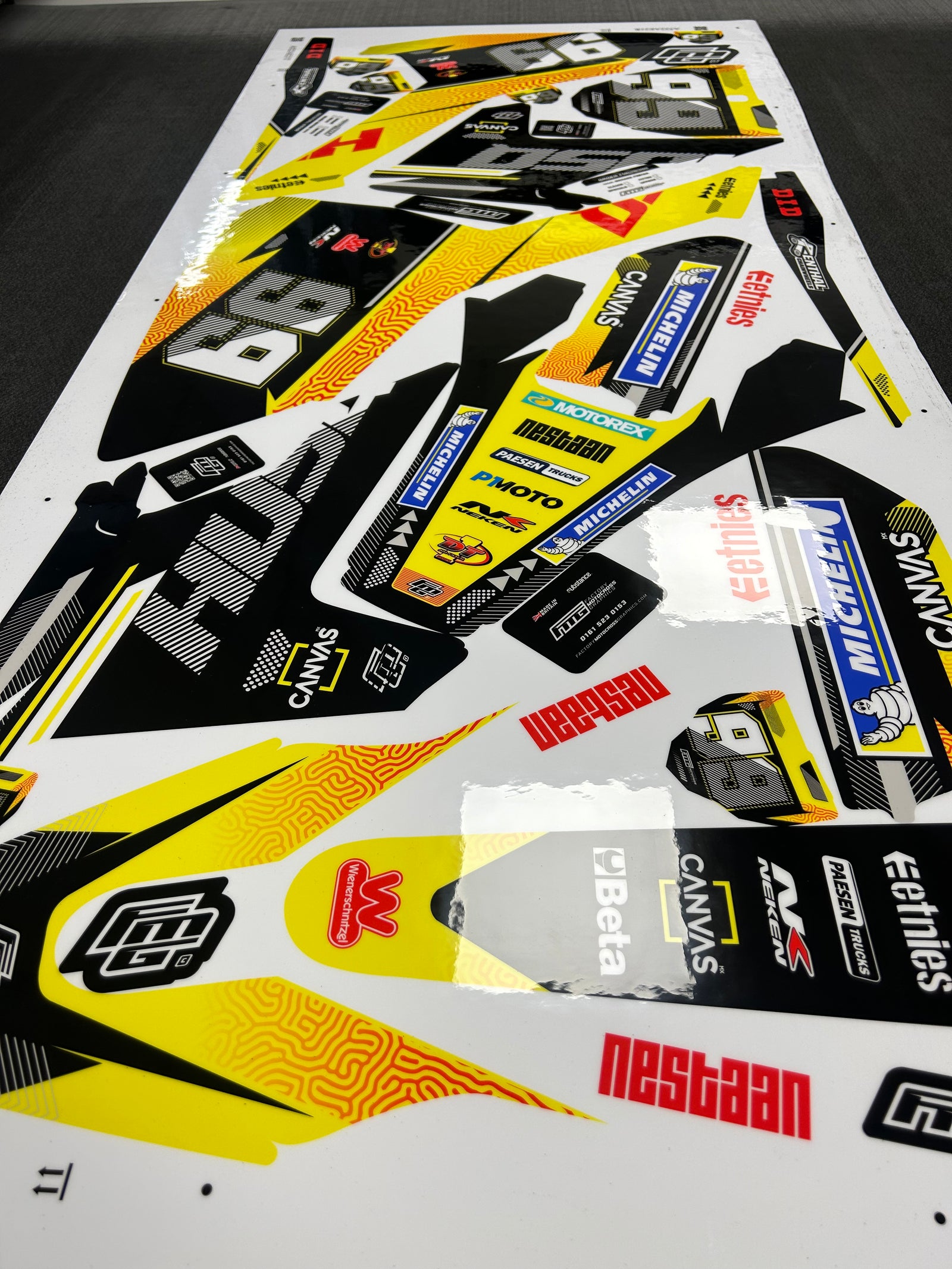 Husqvarna Vantage Graphics Kit