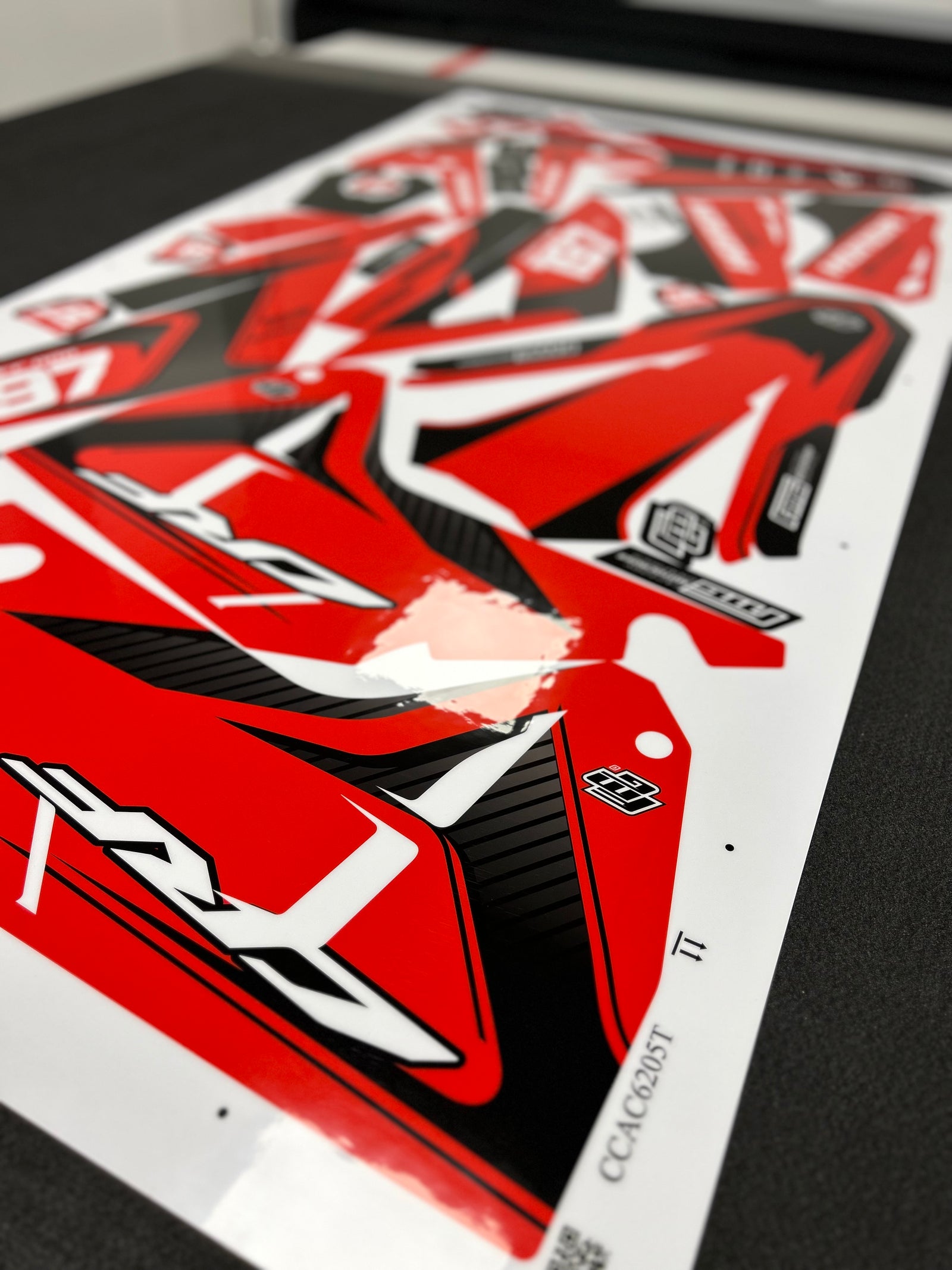 Honda CRF/CR Red Carbon Graphics Kit